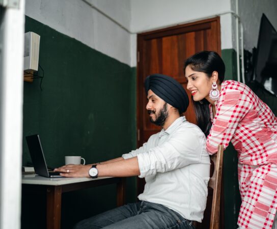 Jak odpowiednio dobrać biurko do gabinetu?