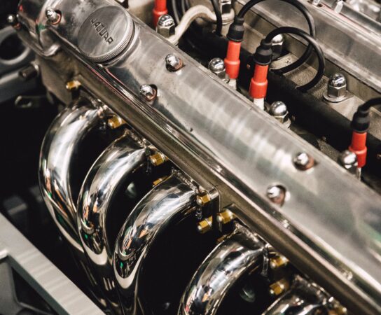 Silnik tłokowy – wszystko co musisz o nim wiedzieć